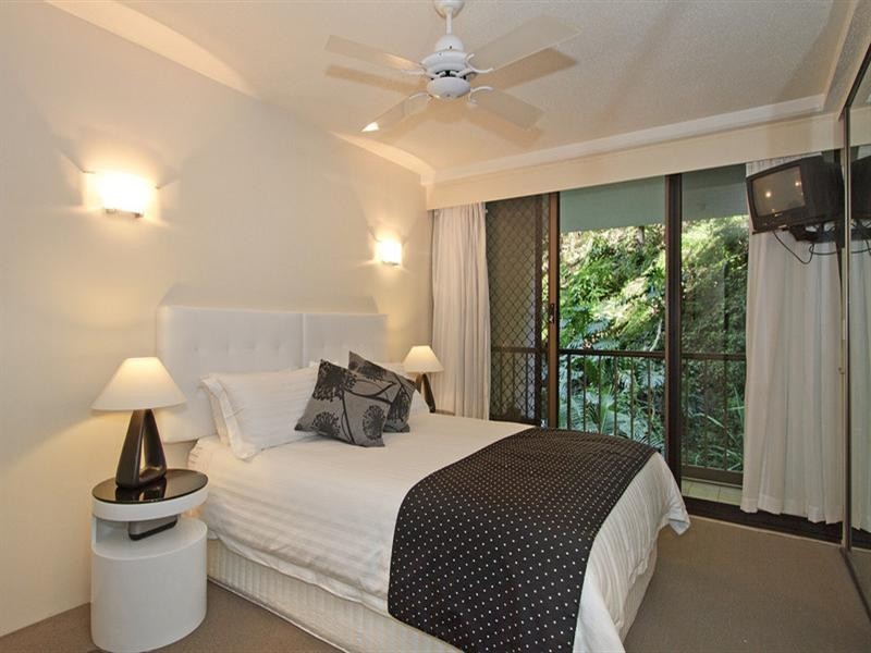 2c/828 Pacific Parade, Currumbin QLD 4223