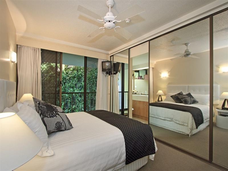 2c/828 Pacific Parade, Currumbin QLD 4223