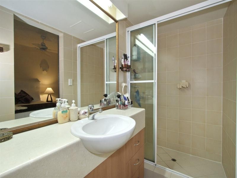 2c/828 Pacific Parade, Currumbin QLD 4223