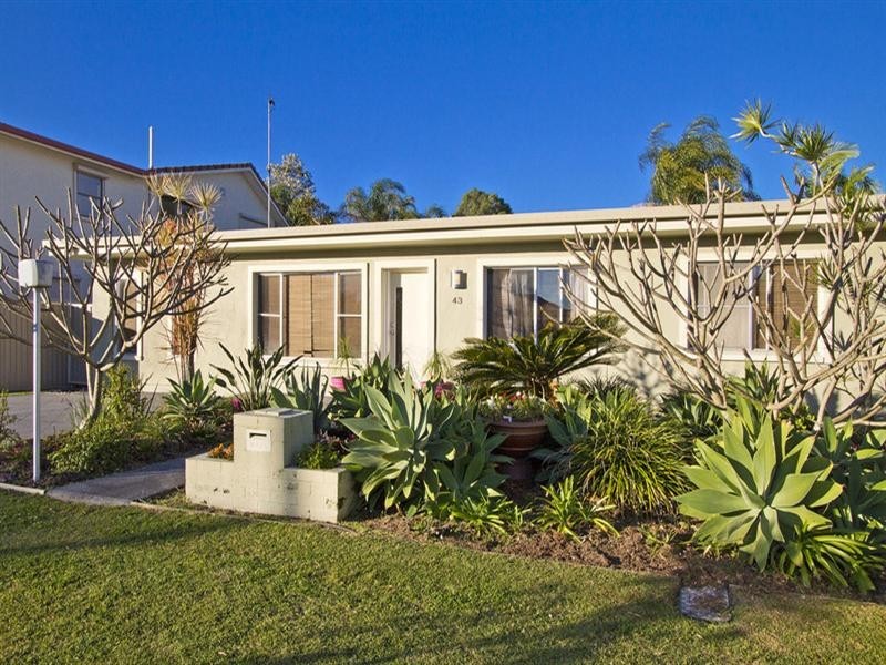 43 Parnki Parade, Palm Beach QLD 4221