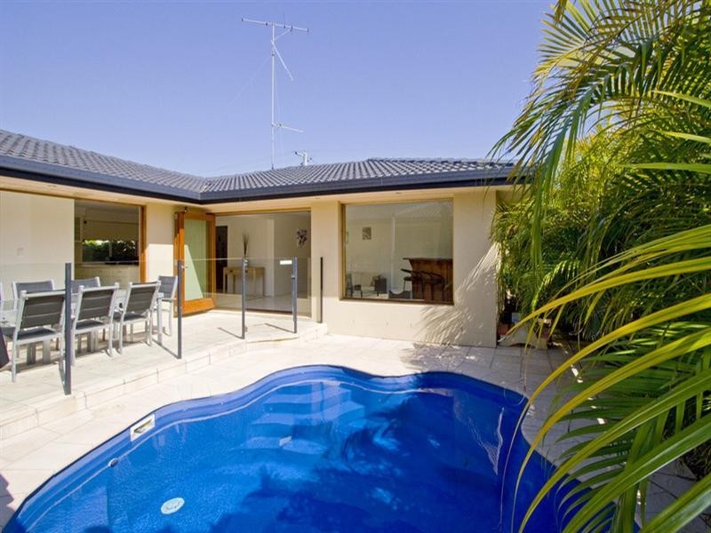 10 Eagle Avenue, Burleigh Waters QLD 4220