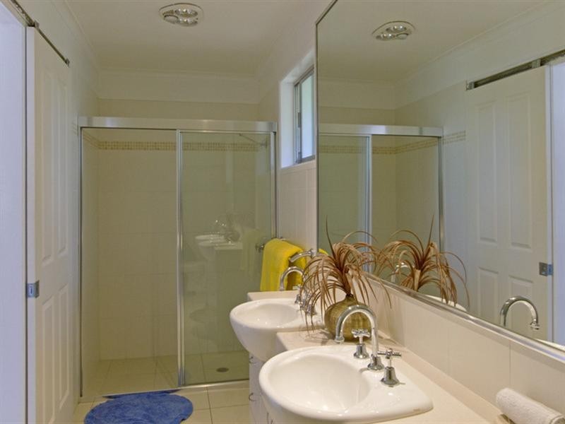 10 Eagle Avenue, Burleigh Waters QLD 4220