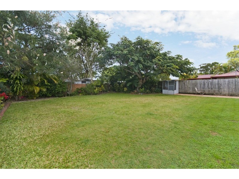 33 Avocado Street, Elanora QLD 4221