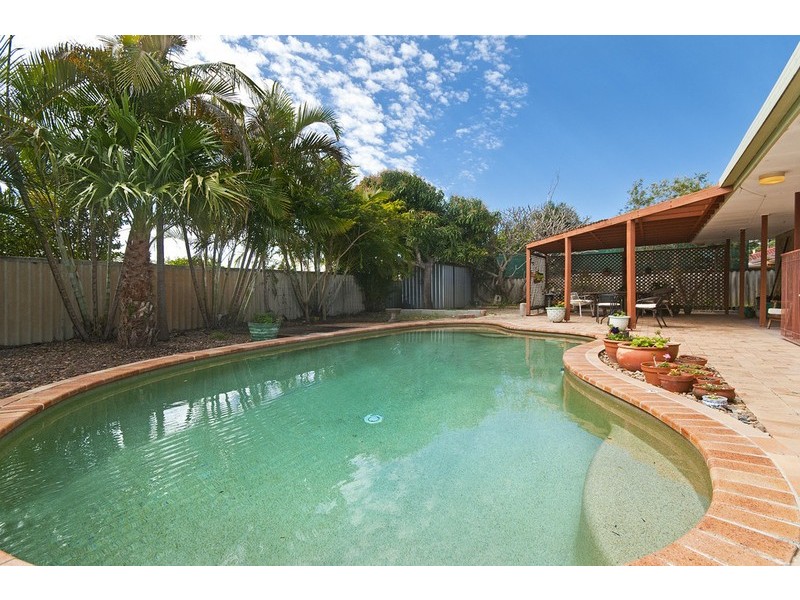 13 Sycamore Place, Palm Beach QLD 4221