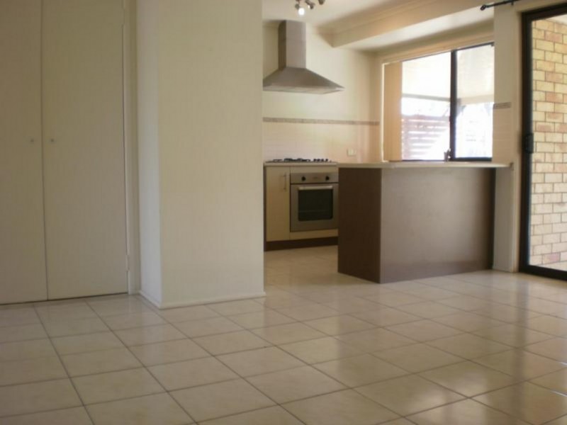 37 Seabrook Street, Elanora QLD 4221