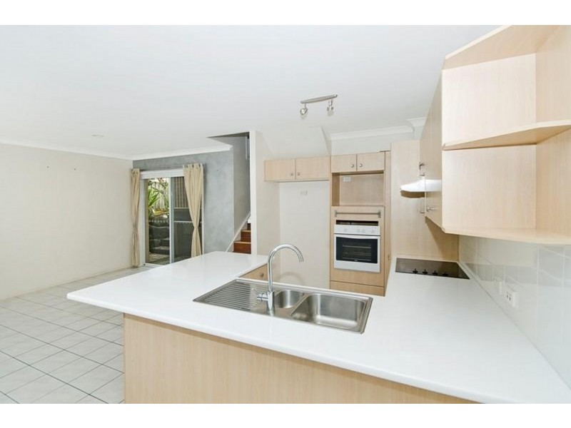 8/283 Nineteenth Avenue, Elanora QLD 4221