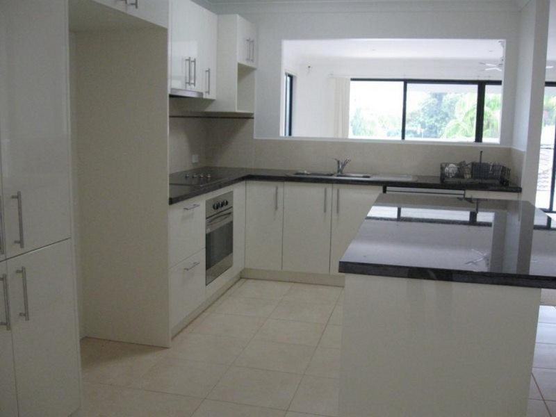 2/11 Sellin Place, Currumbin Waters QLD 4223