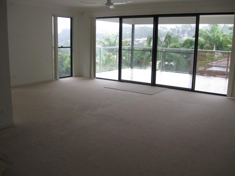 2/11 Sellin Place, Currumbin Waters QLD 4223