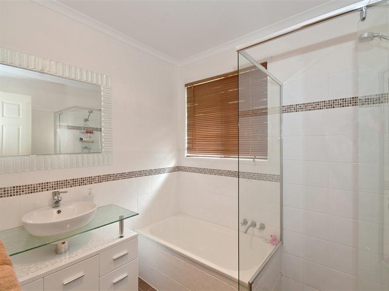 60 Forest Drive, Elanora QLD 4221