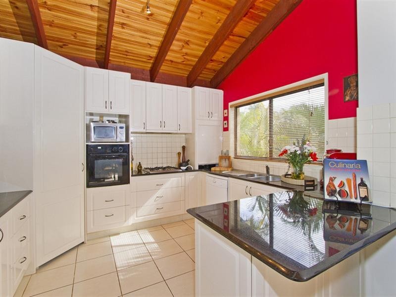 28 Kalamunda Close, Elanora QLD 4221