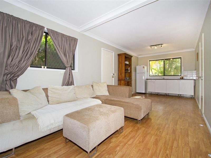 28 Kalamunda Close, Elanora QLD 4221