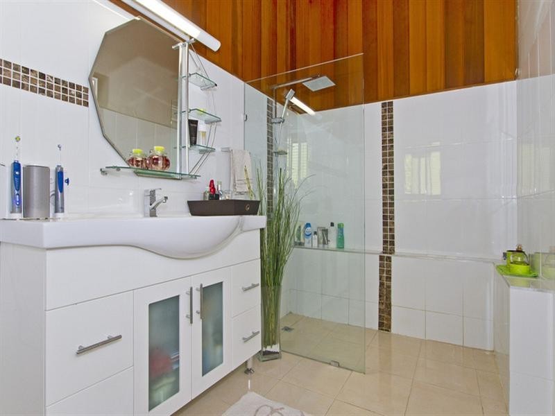 28 Kalamunda Close, Elanora QLD 4221