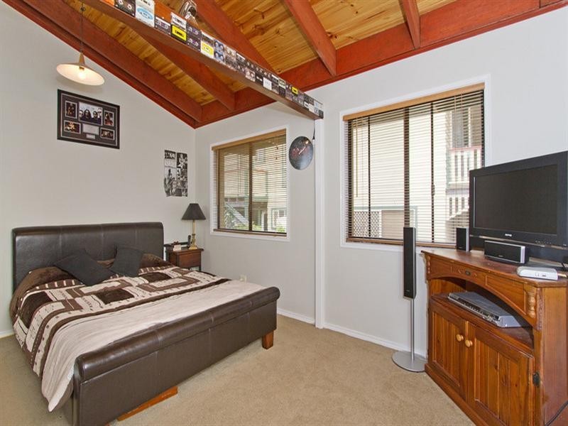 28 Kalamunda Close, Elanora QLD 4221