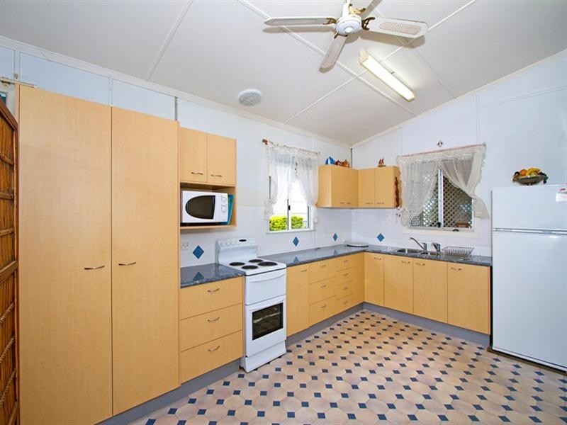 36 Seventh Avenue, Palm Beach QLD 4221