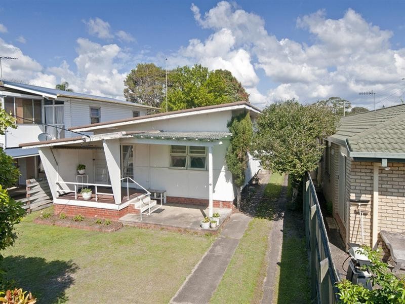 28 Molucca Avenue, Palm Beach QLD 4221