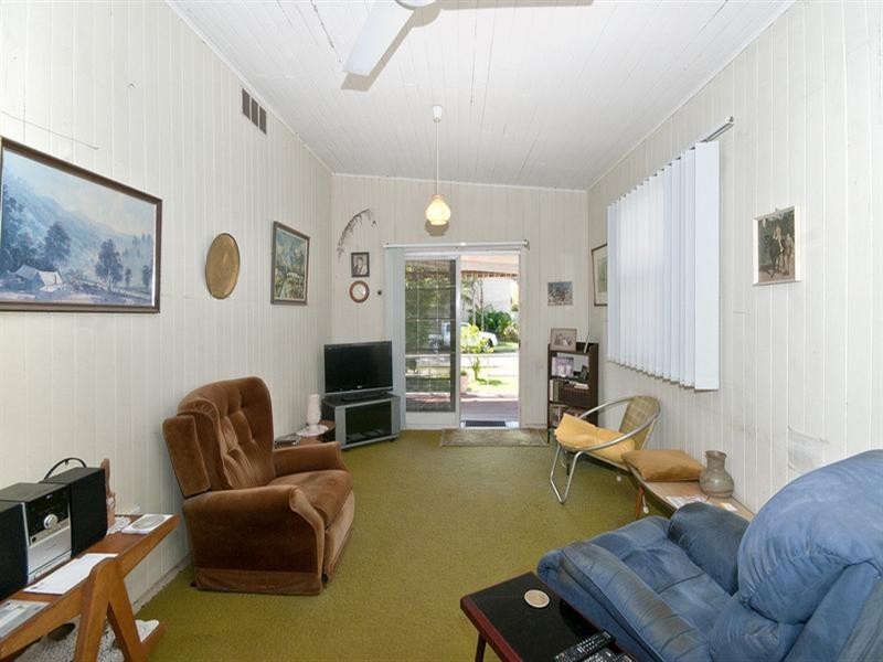 28 Molucca Avenue, Palm Beach QLD 4221