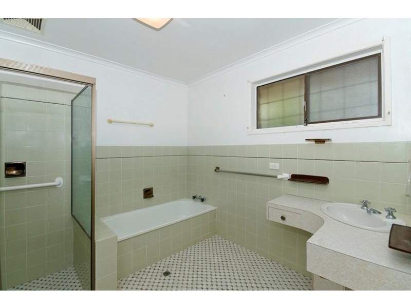 2/38 Tallebudgera Drive, Palm Beach QLD 4221