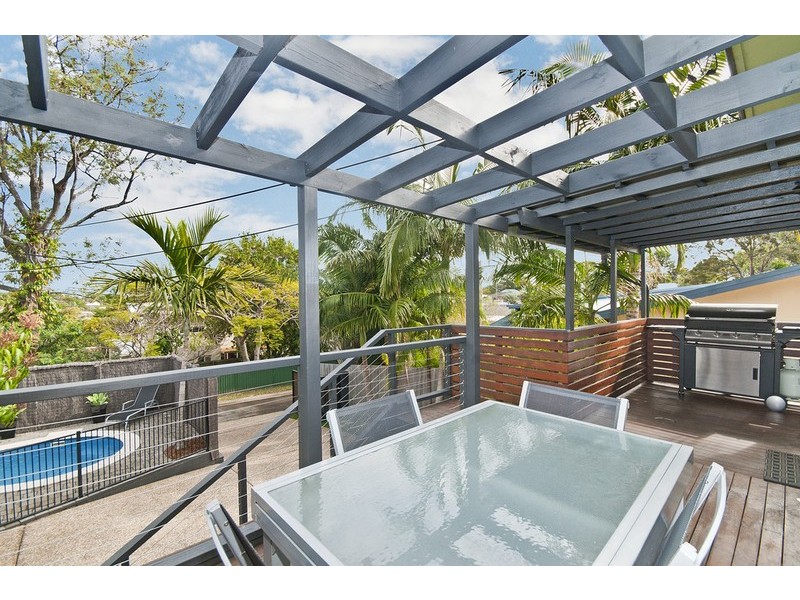 4 Chirn Lane, Labrador QLD 4215