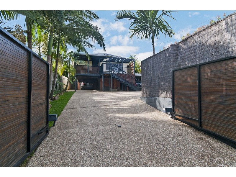 4 Chirn Lane, Labrador QLD 4215