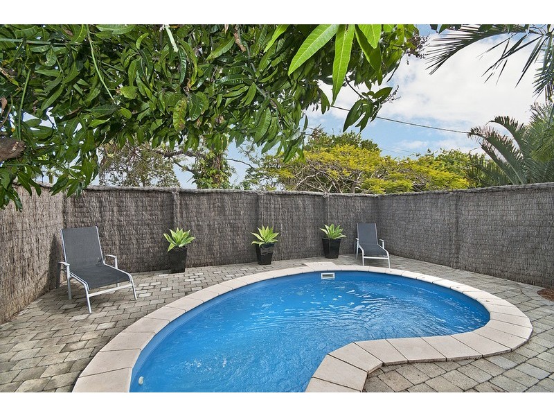 4 Chirn Lane, Labrador QLD 4215