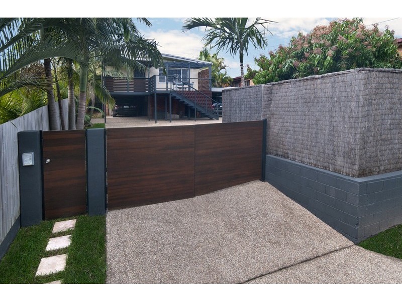 4 Chirn Lane, Labrador QLD 4215