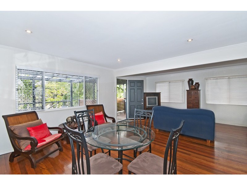 4 Chirn Lane, Labrador QLD 4215