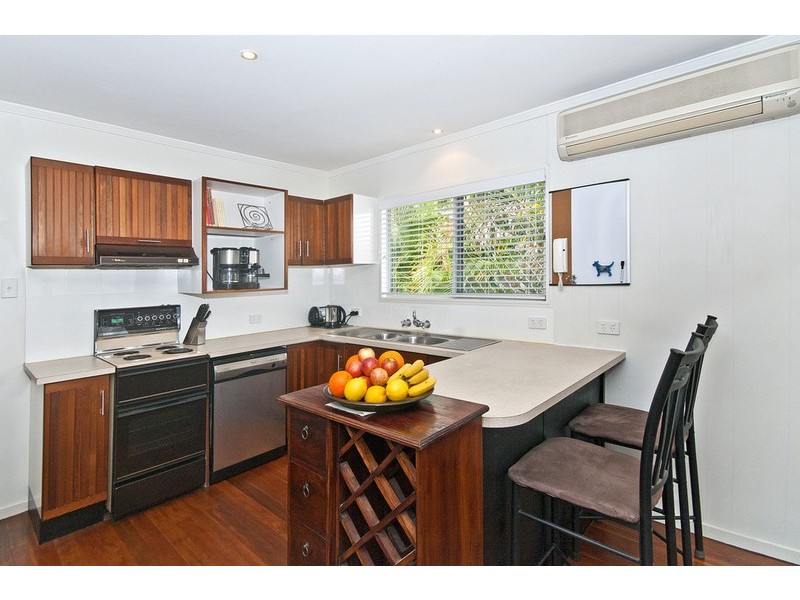 4 Chirn Lane, Labrador QLD 4215