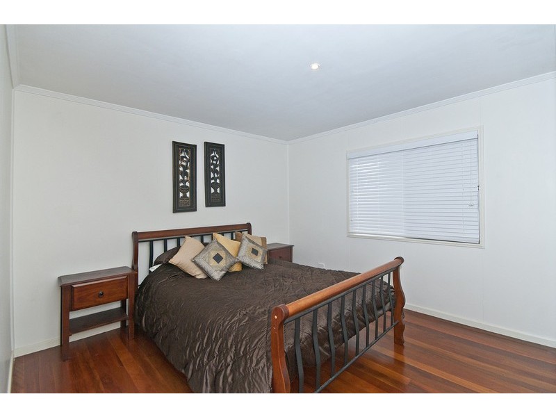 4 Chirn Lane, Labrador QLD 4215