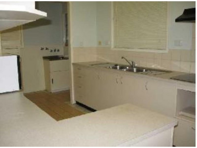 77 Leyte Avenue, Palm Beach QLD 4221