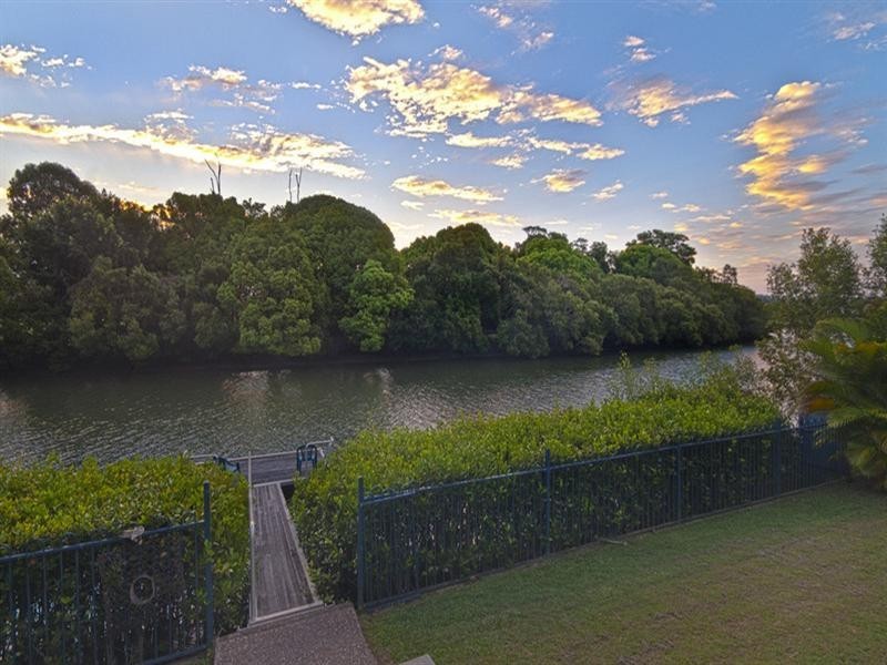 258 Nineteenth Avenue, Elanora QLD 4221