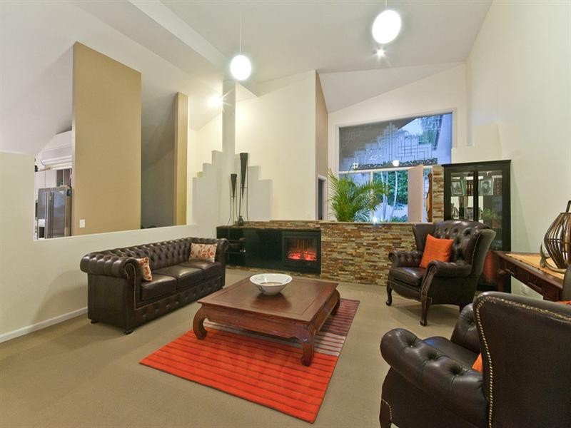 258 Nineteenth Avenue, Elanora QLD 4221