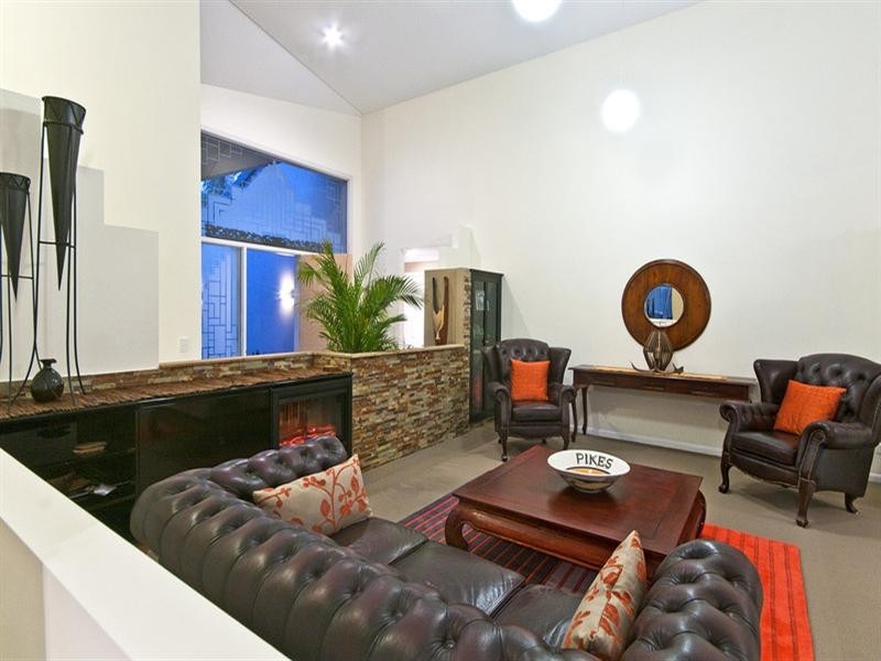 258 Nineteenth Avenue, Elanora QLD 4221