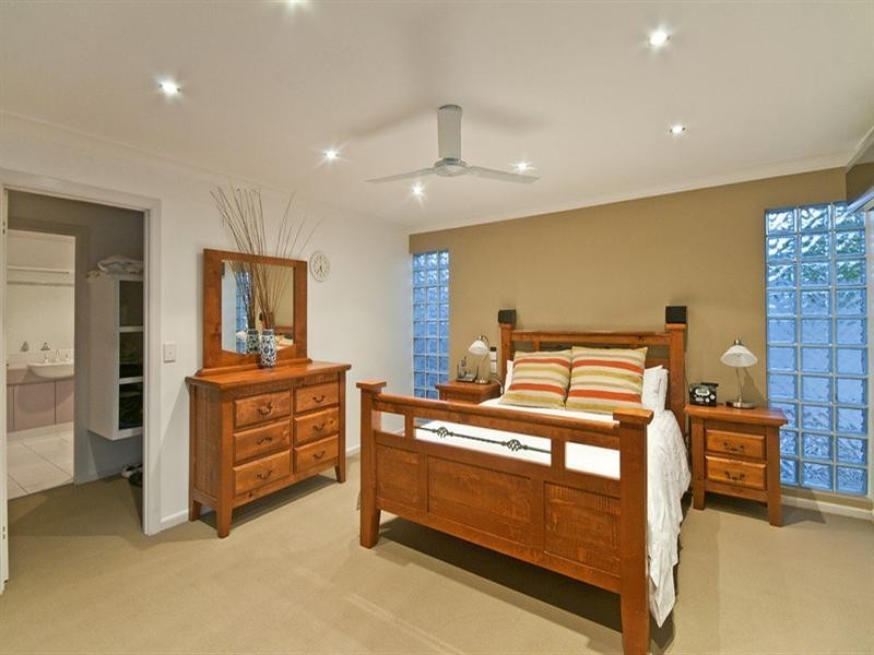 258 Nineteenth Avenue, Elanora QLD 4221