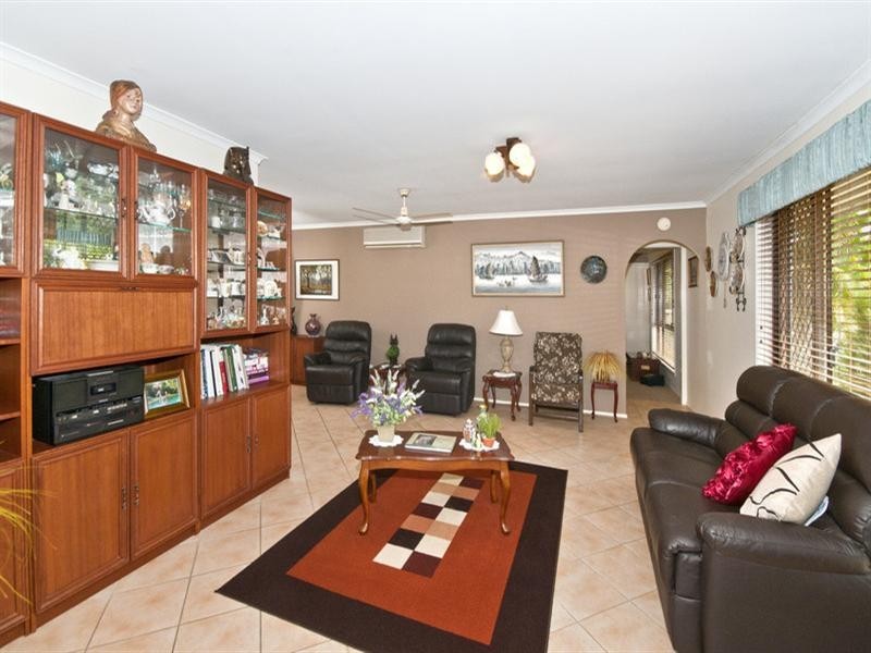 32 Almond Court, Elanora QLD 4221