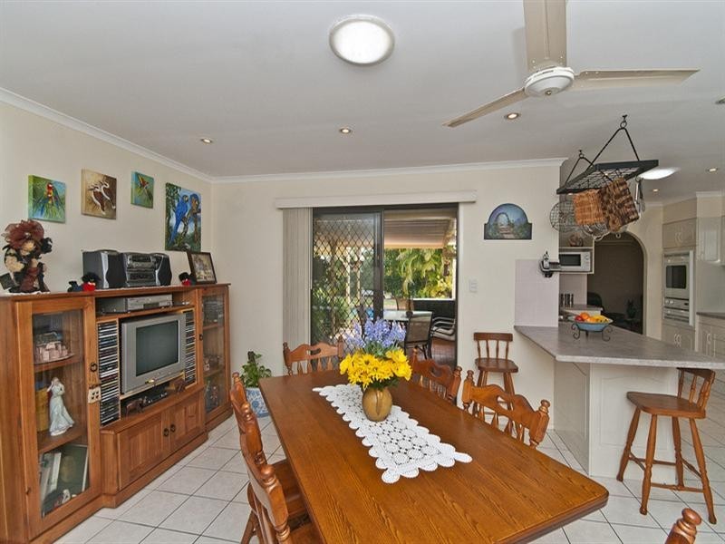 32 Almond Court, Elanora QLD 4221