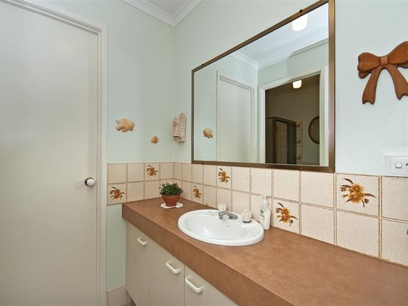 32 Almond Court, Elanora QLD 4221