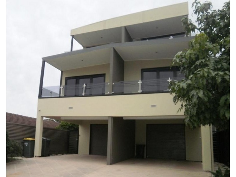 2/15 Thirteenth Avenue, Palm Beach QLD 4221