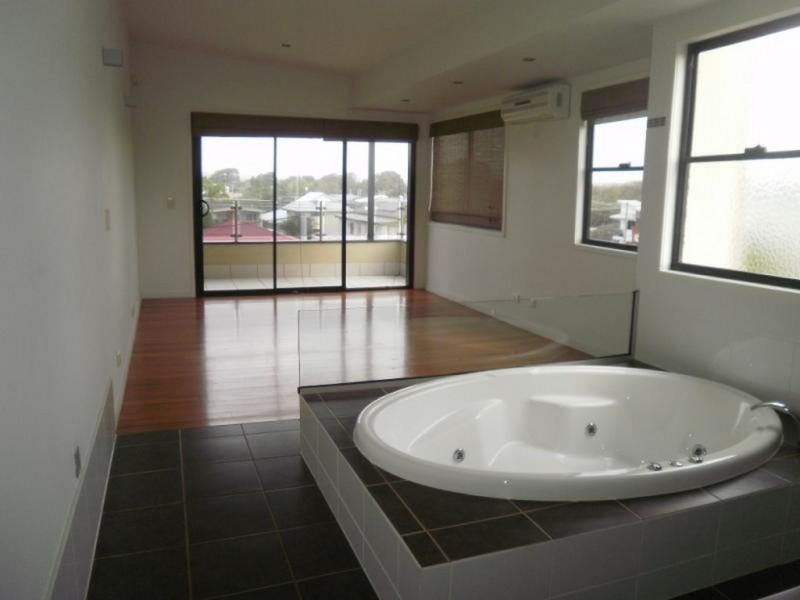 2/15 Thirteenth Avenue, Palm Beach QLD 4221