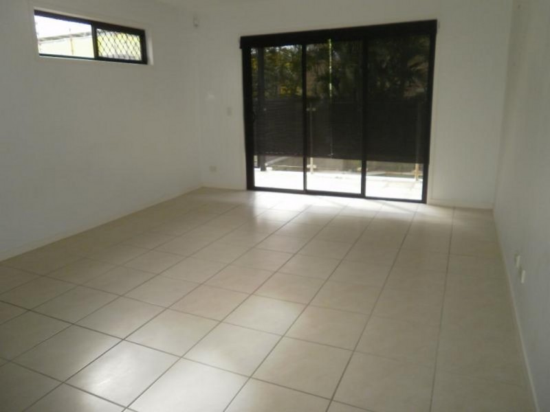 2/15 Thirteenth Avenue, Palm Beach QLD 4221