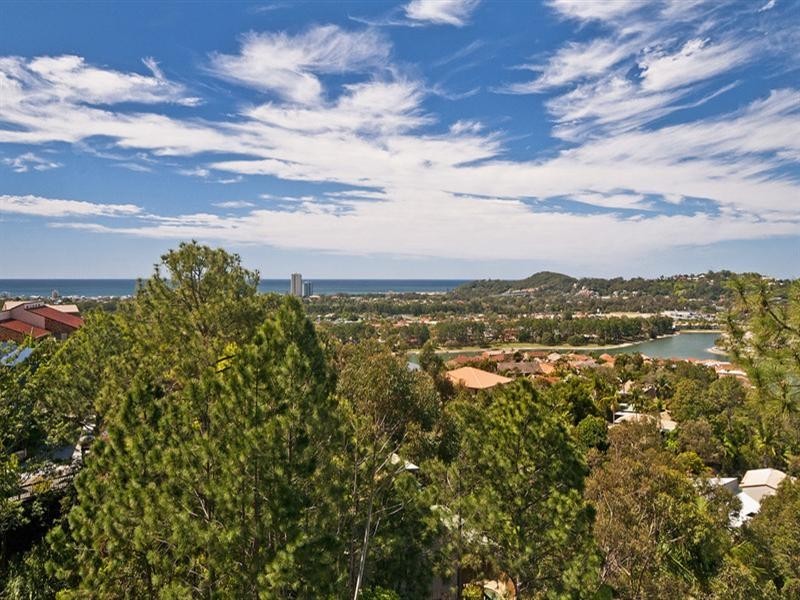 74 Doubleview Drive, Elanora QLD 4221