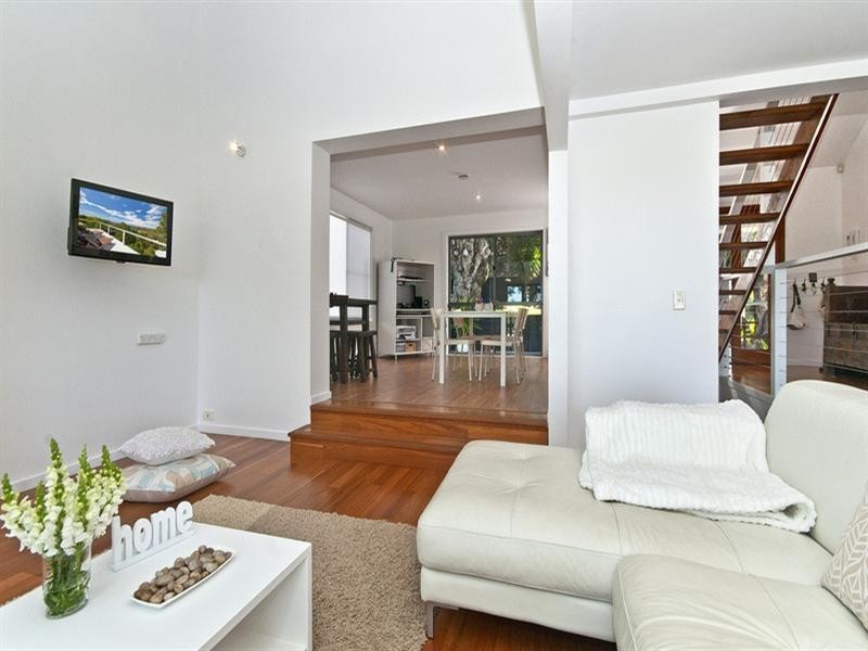 74 Doubleview Drive, Elanora QLD 4221