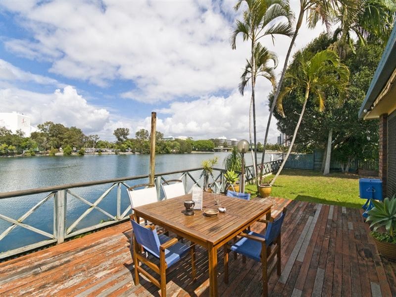 213 Stanhill Drive, Chevron Island QLD 4217