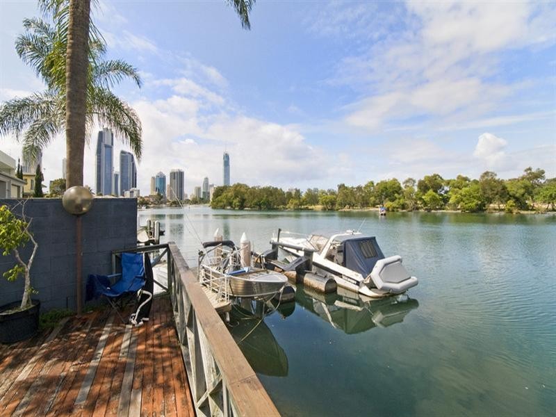 213 Stanhill Drive, Chevron Island QLD 4217
