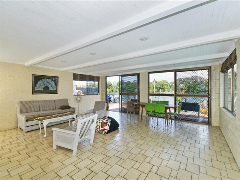 213 Stanhill Drive, Chevron Island QLD 4217