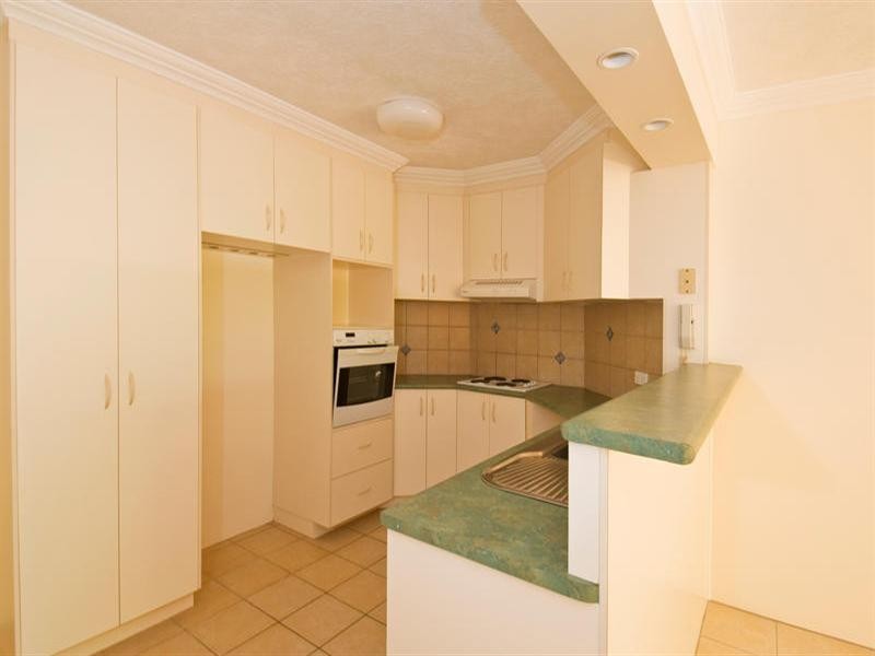 2/19 Twenty Fourth Avenue, Palm Beach QLD 4221