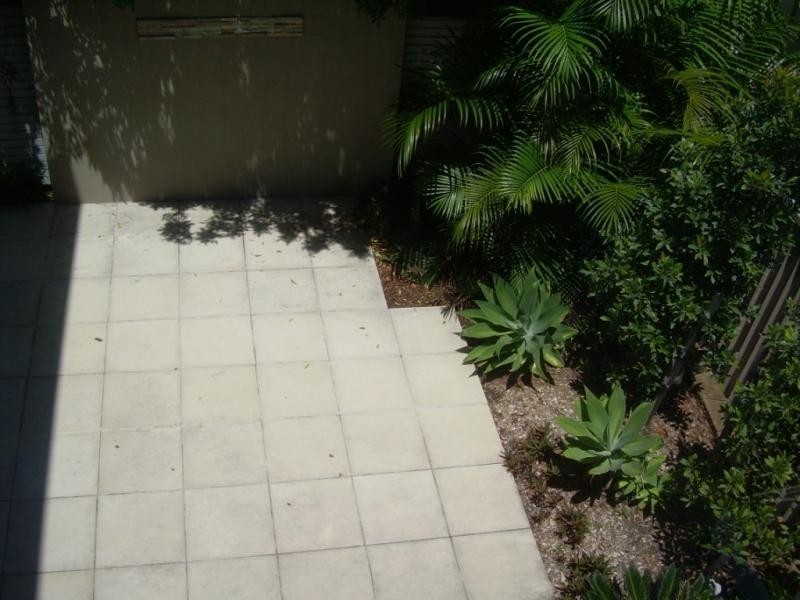 2/8 Twenty Seventh Avenue, Palm Beach QLD 4221