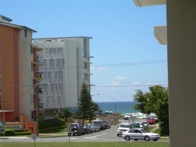 2/8 Twenty Seventh Avenue, Palm Beach QLD 4221