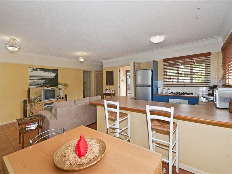 141 Laguna Avenue, Palm Beach QLD 4221