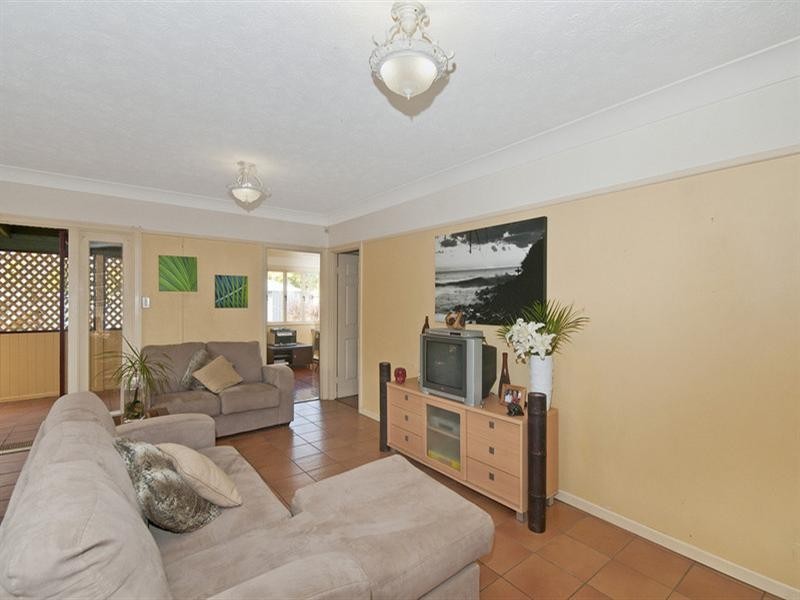 141 Laguna Avenue, Palm Beach QLD 4221