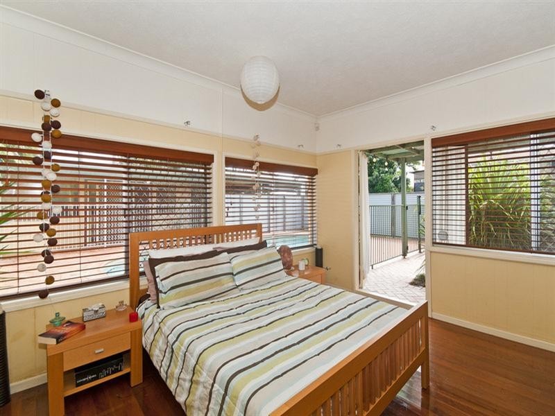 141 Laguna Avenue, Palm Beach QLD 4221